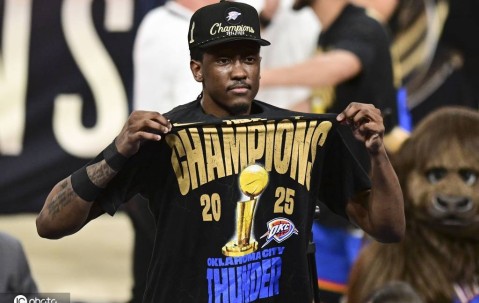 季后赛带伤作战！杰威接受右手韧带撕裂修复手术