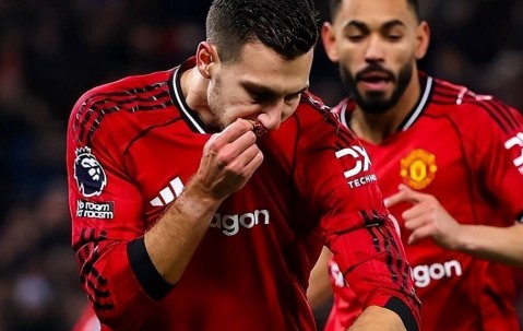 4战4胜！临时工教练带曼联仅1个月就脱胎换骨，原因曝光，3豪强来抢人