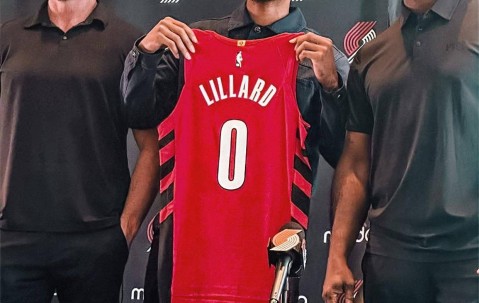 利拉德称做决定回波特兰并不难 依然身披0号球衣