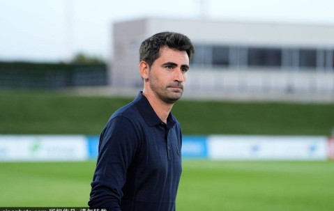 阿森纳与曼城争夺德甲新星内森·布朗：现代左后卫的未来之争