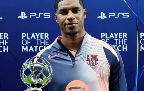 拉什福德欧冠上演帽子戏法，头球破门惊艳全场！挥泪告别曼联？