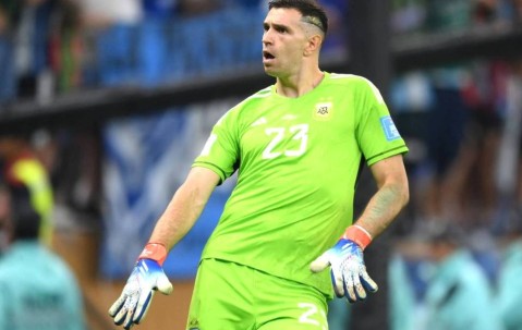 大马丁路在此方？维拉的无奈，曼联是下一站首选，奥纳纳怎么办