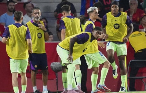 巴萨神锋西甲首秀就这？替补席都坐不稳的水平，巴萨买错人了