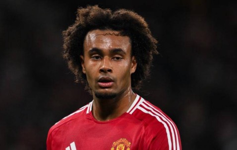 曼联11号齐尔克泽告别红魔：阿莫林弃用造就一笔失意交易