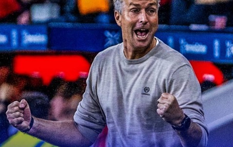 尴尬！滕哈赫执教勒沃库森1平1负下课，尤尔曼德3胜1平，或回荷甲