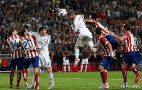 催泪！拉莫斯再现9248名场面，做C罗庆祝动作，缔造世俱杯大冷门