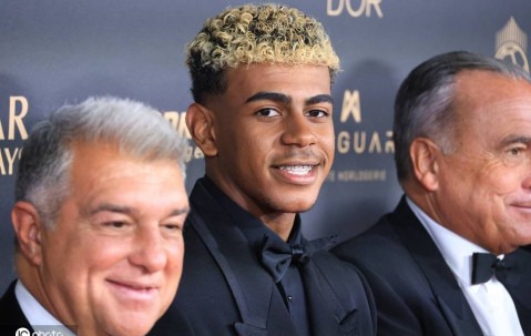 不服气！父亲：亚马尔世界最佳 没拿金球对我们是精神伤害