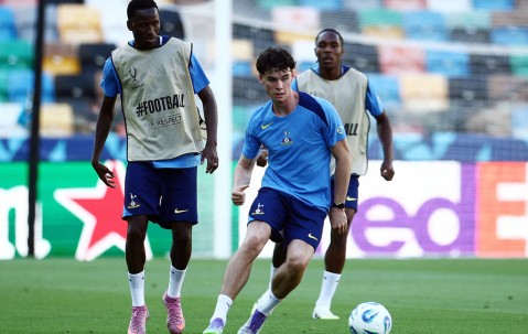 埃泽转会热刺？阿森纳虎视眈眈，夏季转会市场暗潮涌动