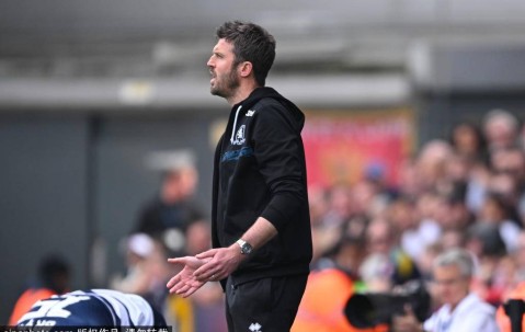 罗伊·基恩怒批曼联“马戏团”：卡里克与教练组资历遭质疑，德比前夜悬念难平