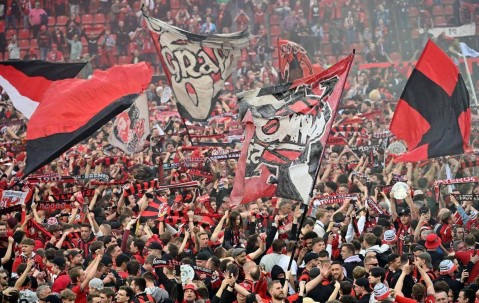 欧冠生死战！德甲豪强勒沃库森VS英超劲旅纽卡斯尔联，这场“进球大战”谁能笑到最后？