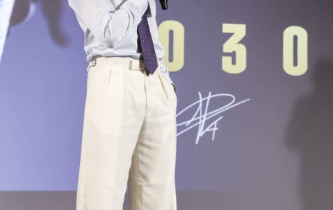 西甲第三轮前瞻：巴萨主帅弗里克如何应对“多重难题”？