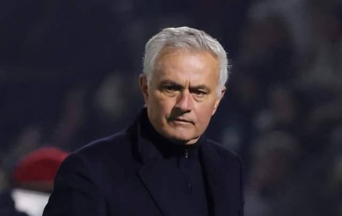 欧冠末轮生死战：63岁穆里尼奥点球失手，本菲卡主场迎皇马成绝境挑战