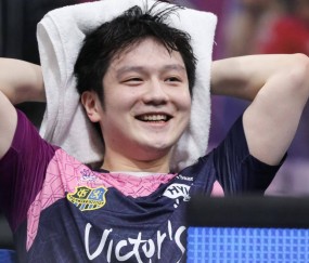 莫雷加德欧冠秀精彩球致敬樊振东，小胖起身拍手笑容灿烂鼓励