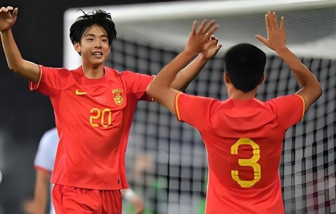 李镇全即将官宣离开重庆铜梁龙，提前亮相法甲欧塞尔引发热议