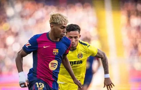 西甲巴萨赴美比赛引争议，球员反对海外赛圈钱行为受质疑