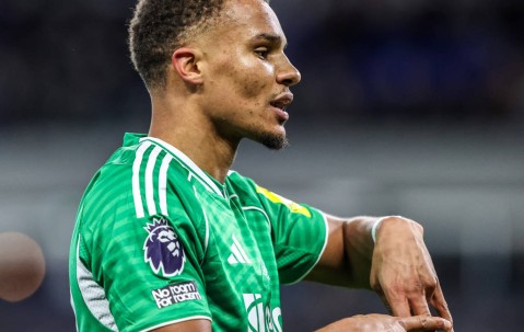 马利克·蒂亚乌：纽卡斯尔联的新守护神