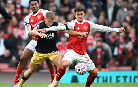 疯了！10场造9球！曼联弃将重生，意甲球星全水土不服？引援思路终改？