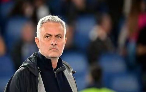 4连胜+0失球+1分紧咬榜首！穆帅大巴被嘲过时？他用铁血改写潮水太燃了