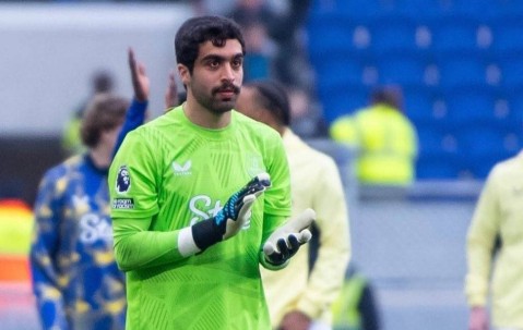 曼联确定免费签一新守门员，多名小妖压哨离队！新梅西半小时戴帽