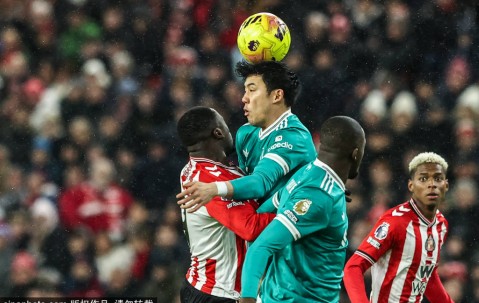 英超-萨拉赫助攻范迪克破门 利物浦1-0桑德兰距前五2分