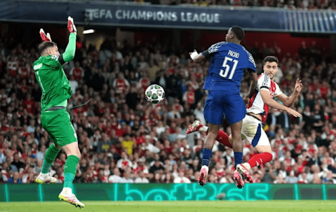 续约告急！多纳鲁马陷千万年薪僵局，皇马曼城磨刀霍霍