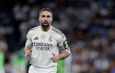 耻辱崩盘！皇马惨败西乙保级队跌入低谷，队长主动担责换帅被曝只是权宜之计