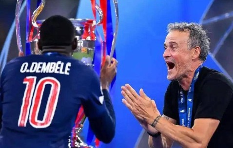 巴黎踢出了，自15年巴萨MSN时代以来，足坛罕见的统治力