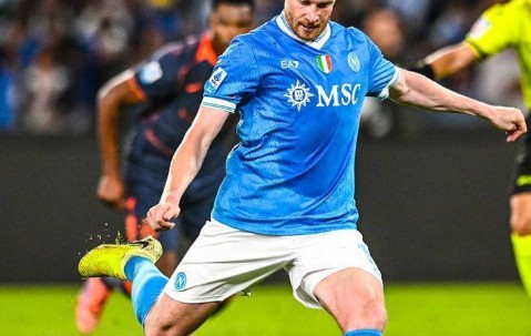 意甲领头羊易主！德布劳内点射+伤退，那不勒斯3-1国米争议声中登顶