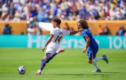 8万人见证！切尔西3-0夺冠，1.2亿超巨造3球吊打欧冠冠军