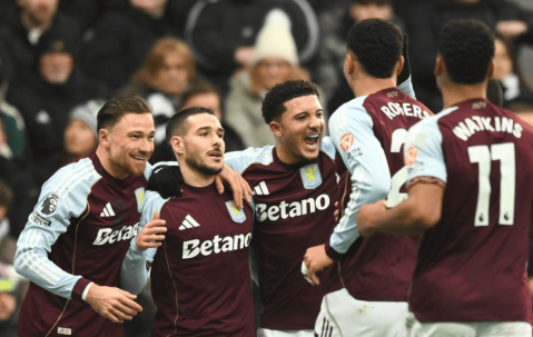 2-0！英超大黑马获胜，积分追平曼城，利物浦被甩开10分