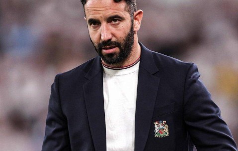 卖不卖？曼联若放弃队长将收入1亿，阿莫林思考7000万买入旧部