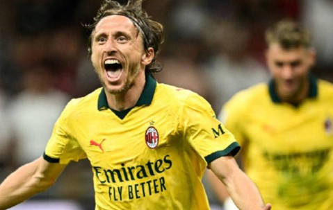 AC米兰2-0博洛尼亚，莫德里奇建功，领跑意甲积分榜