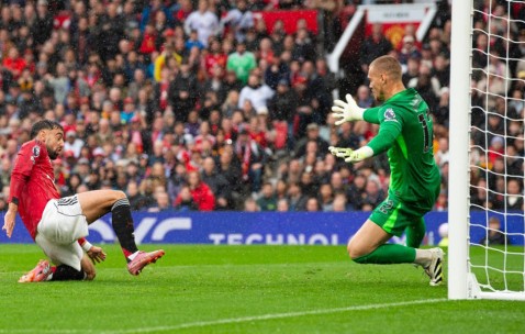 B费200场百球阿莫林盛赞！曼联新帝星板凳坐穿，曝拉爵欲用他换皇马悍将