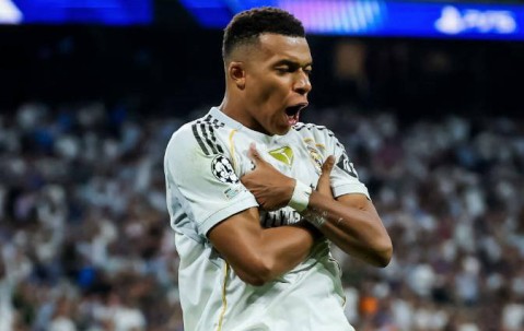 姆巴佩双响展领袖风采 阿隆索点赞真领袖之举