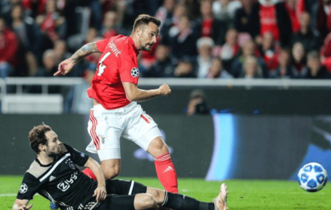 欧冠焦点战：勒沃库森VS纽卡斯尔联——战术博弈与胜负天平的深度剖析