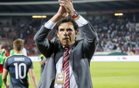 55岁前英超名帅报名国足主教练：曾创造英超最年轻主帅纪录！